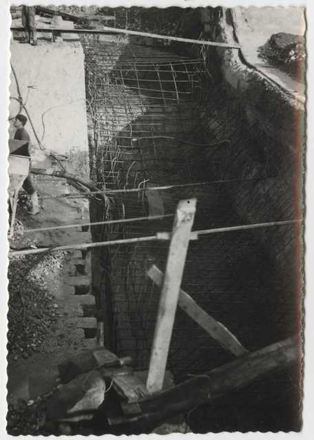 Fiume Isonzo, Gorizia. Opere di sbarramento in costruzione. Formazione della platea. Predisposizione dell'armatura